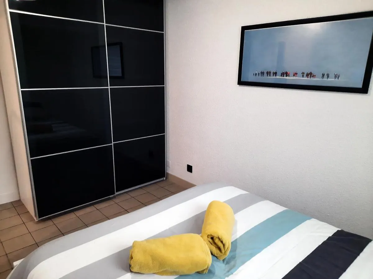 Ty Cocoon- Appartement Avec Terrasse Et Parking Prive Quimper