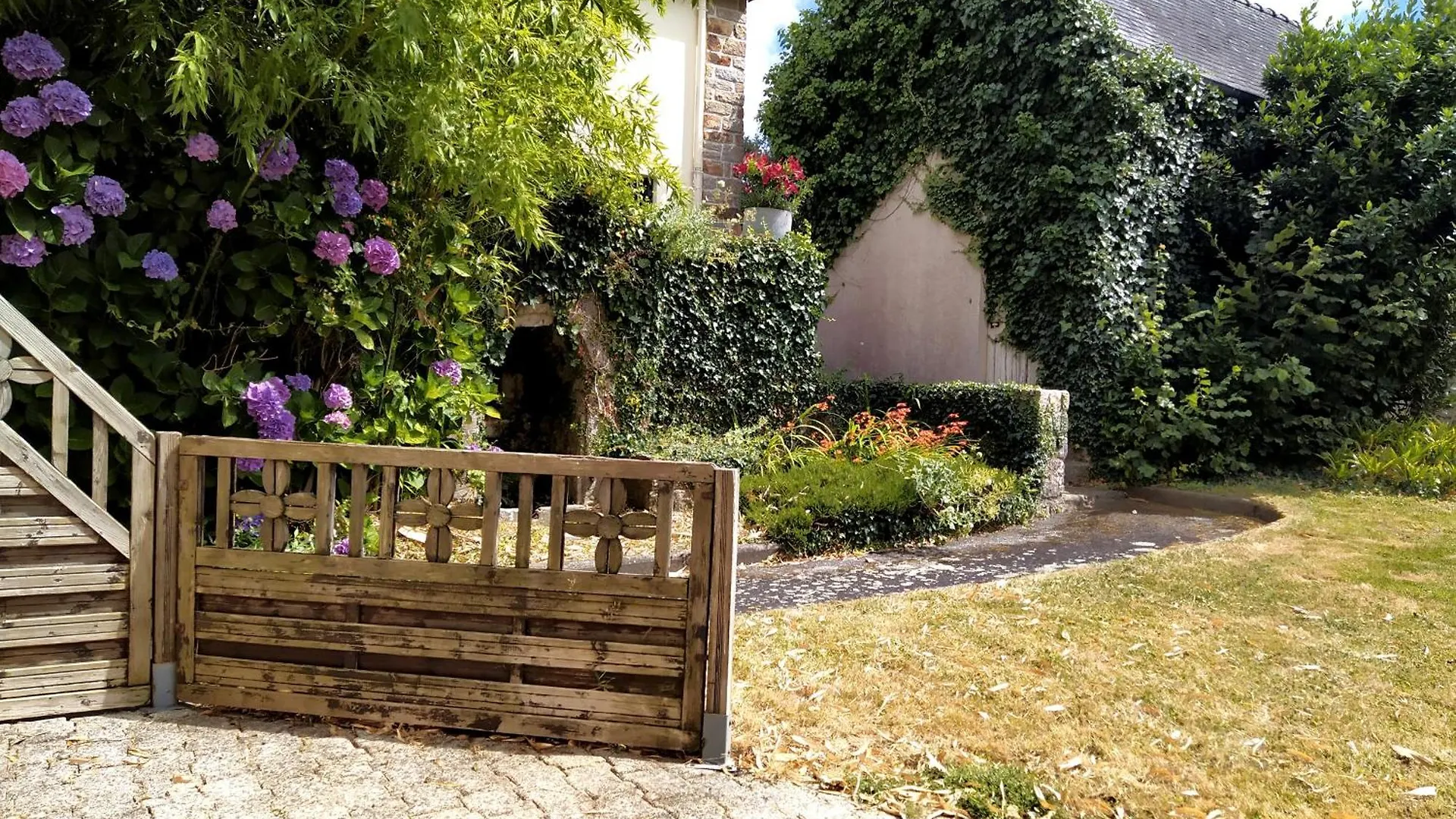 Ty Cocoon- Appartement Avec Terrasse Et Parking Prive Quimper France